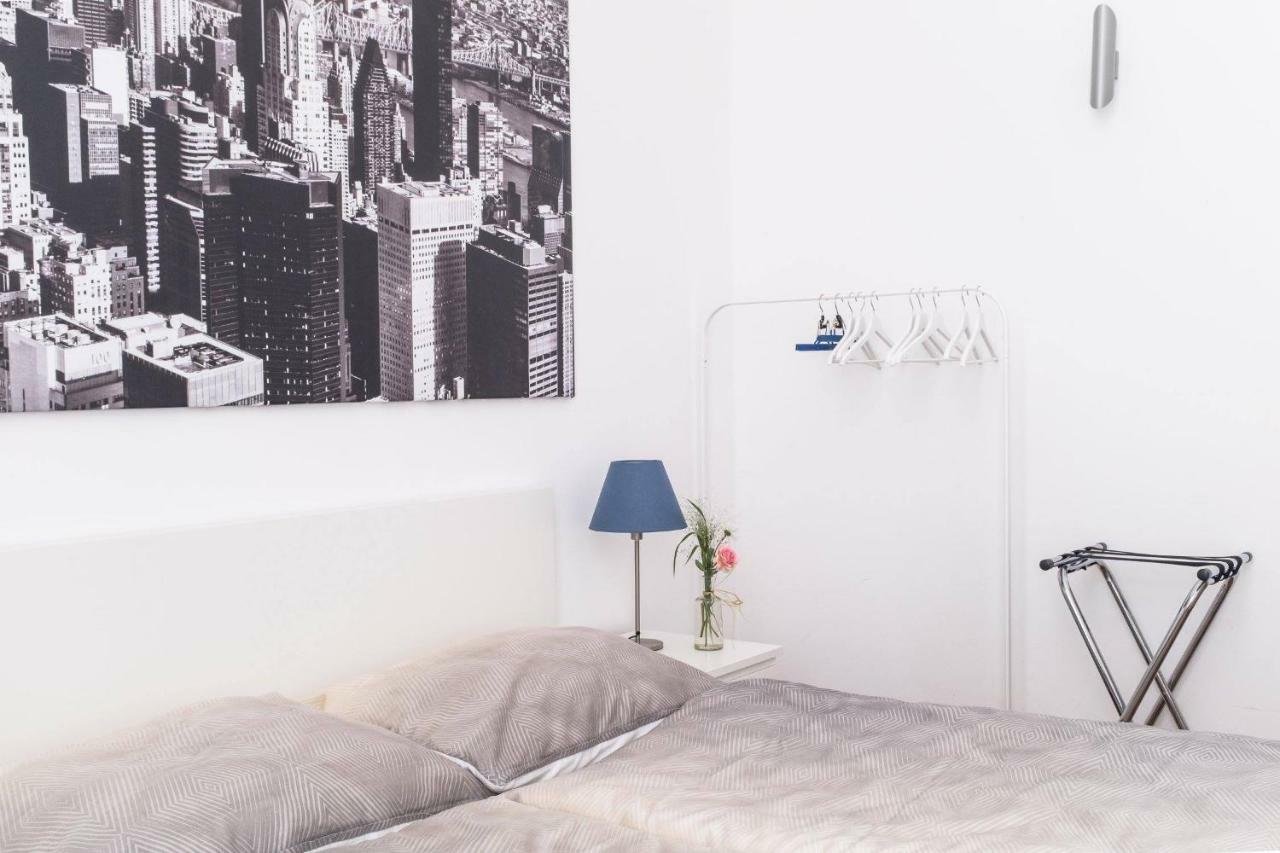 Spacious Old Town Luxury Apartment Линц Екстериор снимка